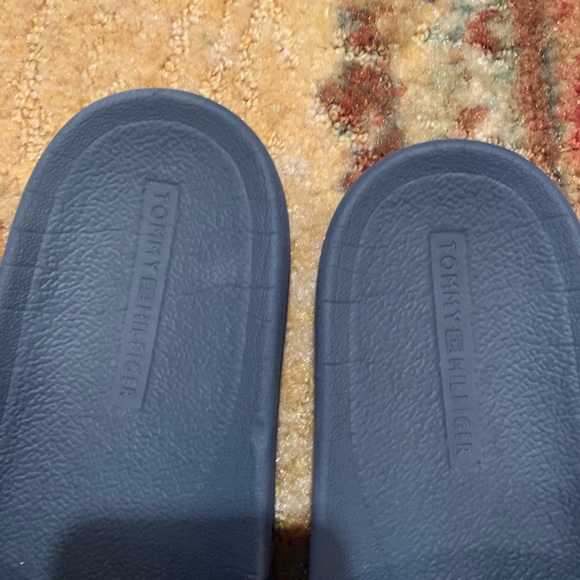 Tommy Hilfiger slides - Picture 2 of 4